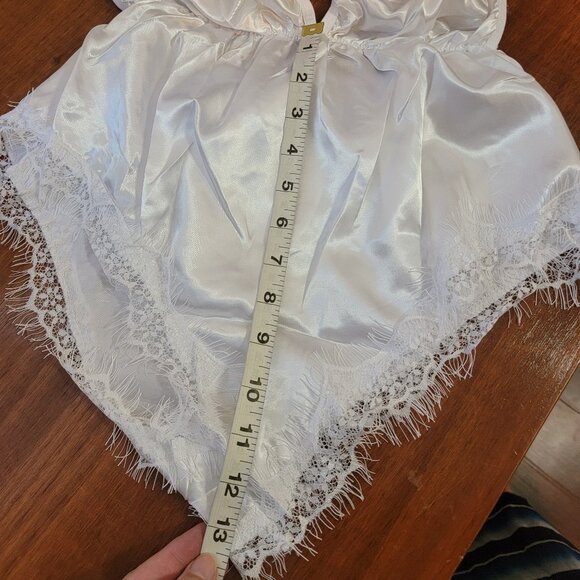 Sexy Teddy, White Satin, DeepV Front, Open Back, Trim Eyelash Lace, Belted. - Picture 9 of 14